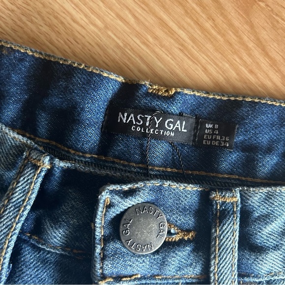 NWT Nasty Gal Organic Denim Distressed High Waisted Jean Shorts Women’s 4 - Picture 2 of 9